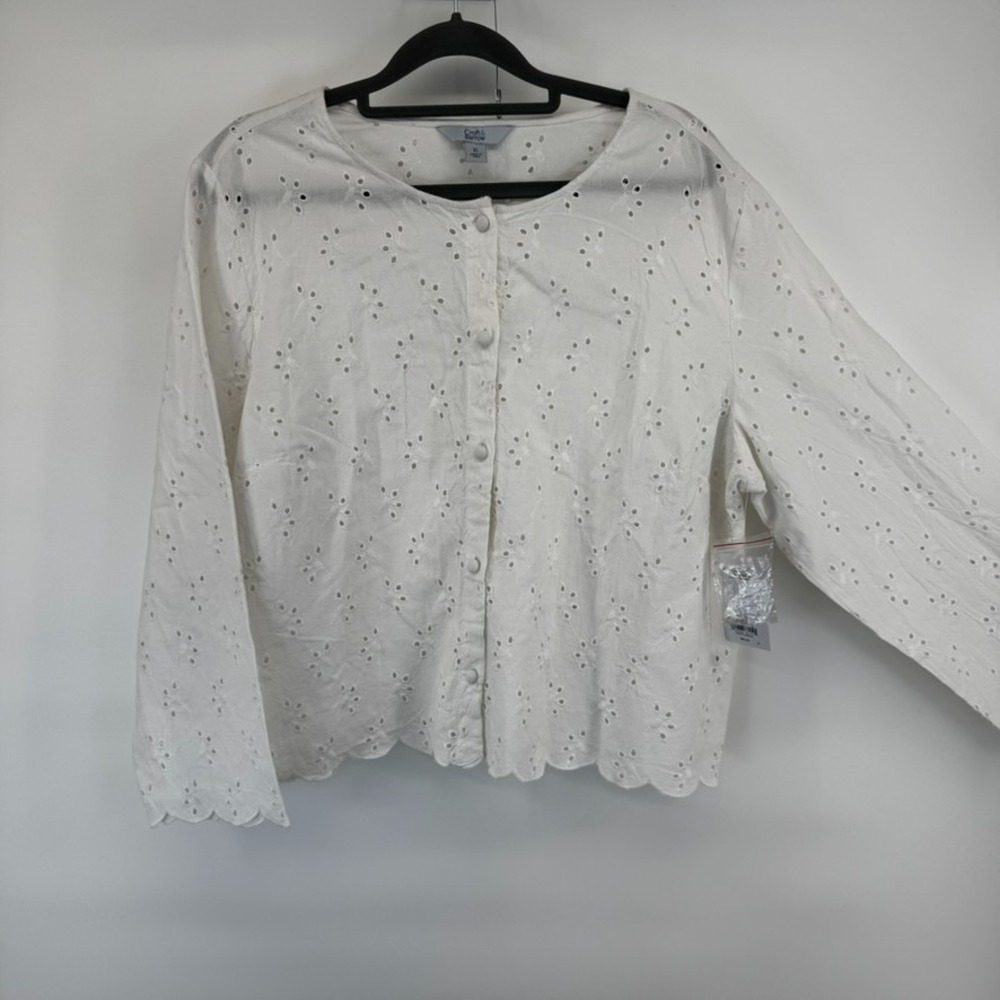 Croft & Barrow Womens Top XL Crop White Stitched Floral Pattern